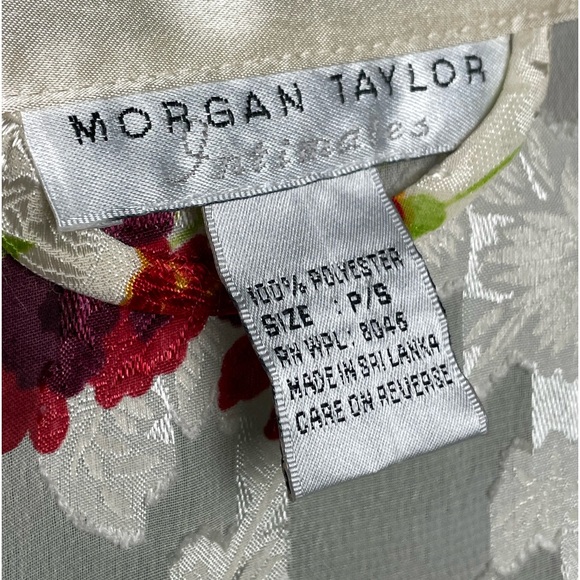 Silky Floral Dressing Robe - Picture 11 of 11